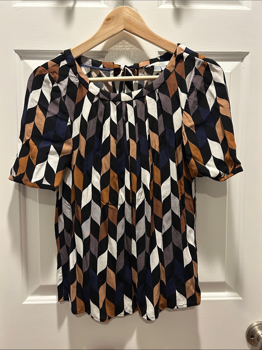 Boden Geometric Short-Sleeve Pleated Blouse in Black, White & Brown